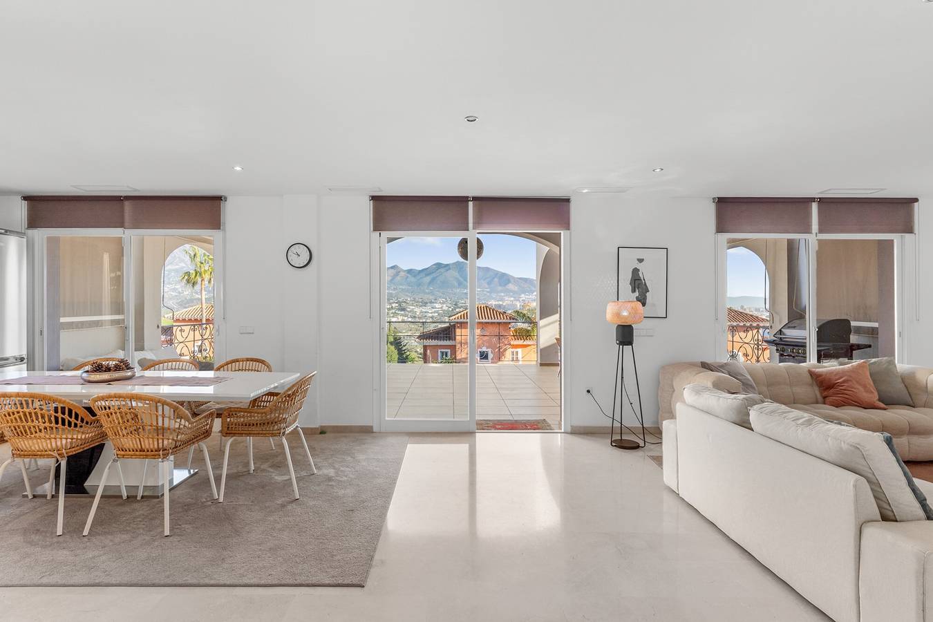 Moradia espaçosa e elegante com piscina aquecida v214 in Mijas Costa, Mijas