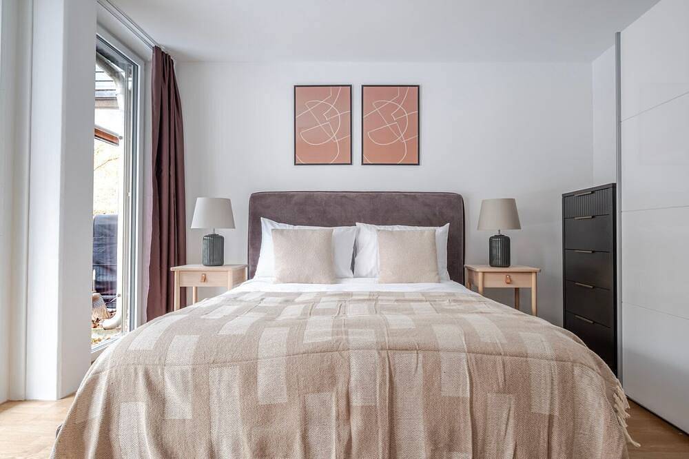 Ganze Wohnung, Blueground | Wollishofen, terrace, nr Lake Zürich in Zürich, Bezirk Zürich