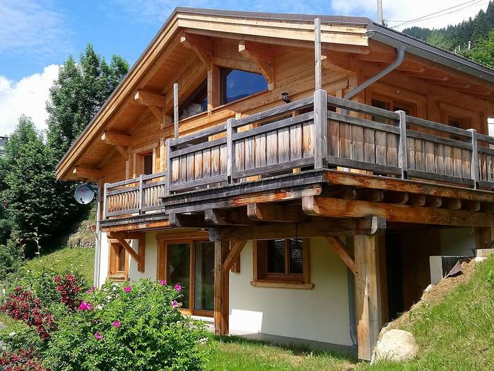 Chalet en Arêches-Beaufort para 8 personas con terraza soleada, TV y WiFi in Arêches, Beaufort (Rhône-Alpes)