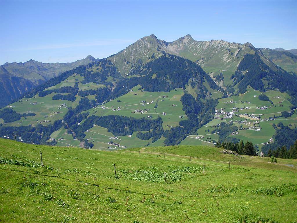 Geheel vakantieappartement, Vakantiewoning 2-4 personen in Sonntag, Bezirk Bludenz