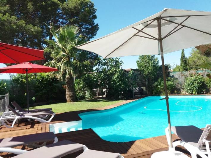 Casa rural para 12 personas, con piscina además de jardín y vistas, Se admiten mascotas en Campo de Turia - 2
