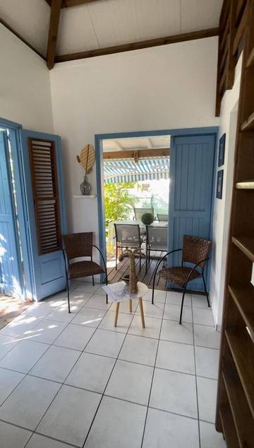 Gîte pour 4 personnes, avec terrasse et jardin dans Plage de la Caravelle