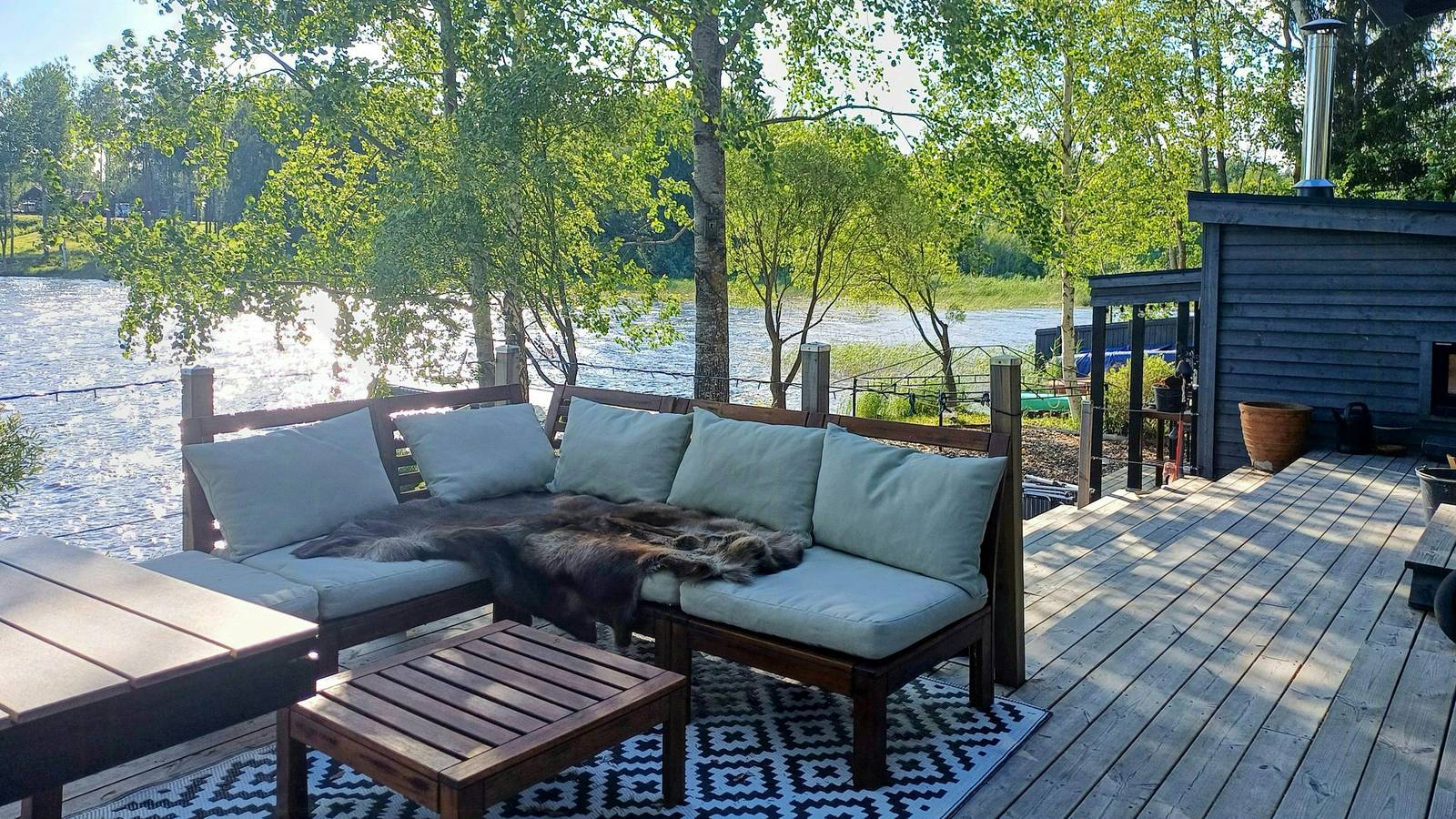 Cottage with lake view and boating on Lake Storsjön in Gästrikland