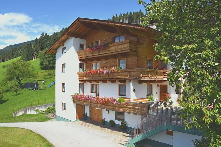 Bauernhof für 8 Personen, mit Balkon und Terrasse sowie Garten in Hart im Zillertal