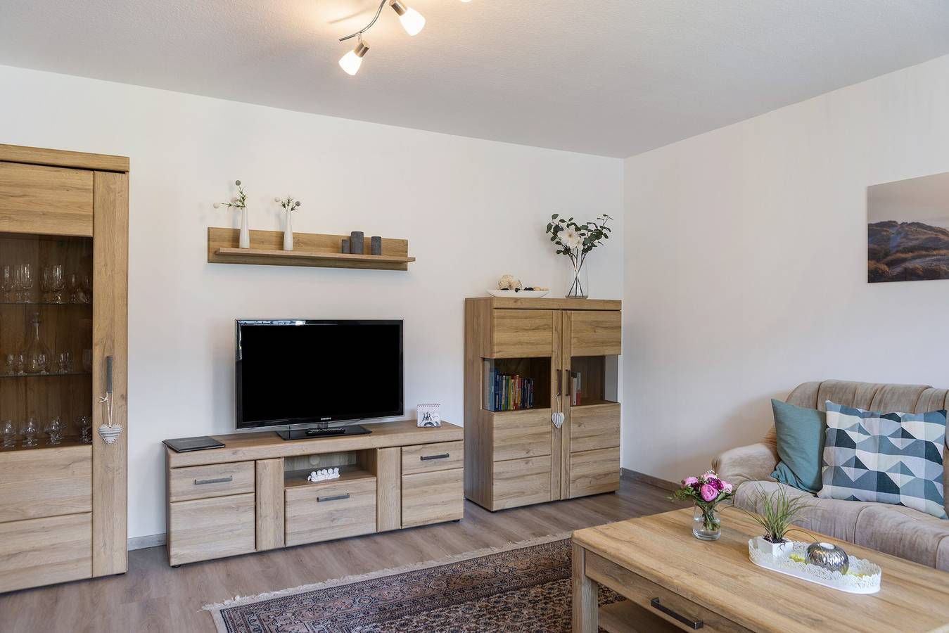 Ganze Wohnung, Ferienwohnung 'Mentel' mit Bergblick, privater Terrasse und Wi-Fi in Knüllwald, Knüllgebirge
