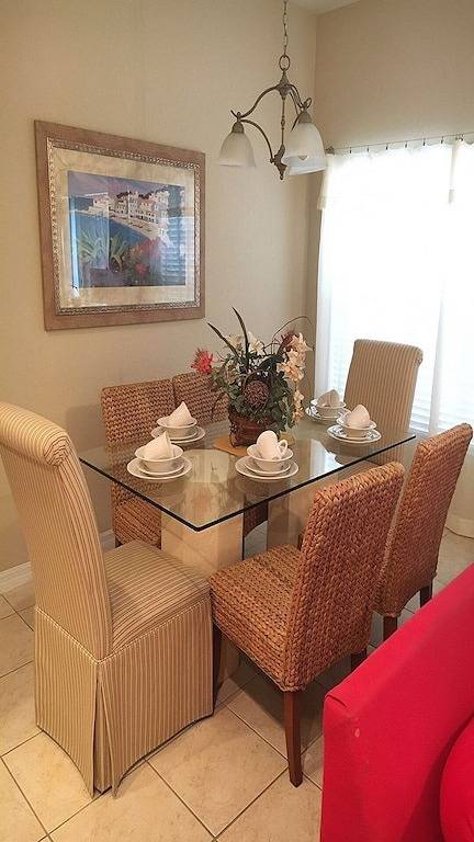 Holiday rental for 10 people, with hot tub and terrace as well as pool in the USA