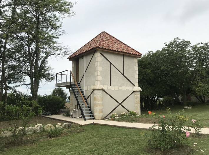 Gîte pour 2 personnes, avec jardin et jacuzzi