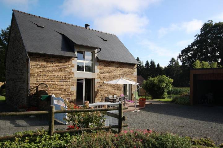 Gîte pour 6 personnes, avec terrasse et jardin, animaux acceptés - 1