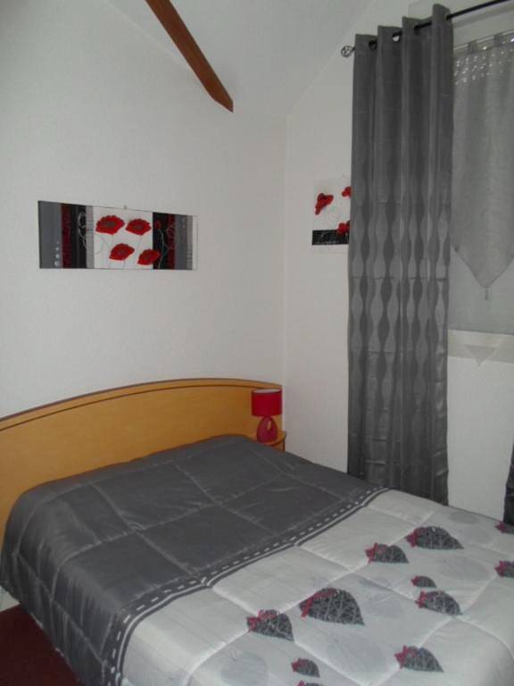Double Room with Bath in Pont-du-Casse, Quercy