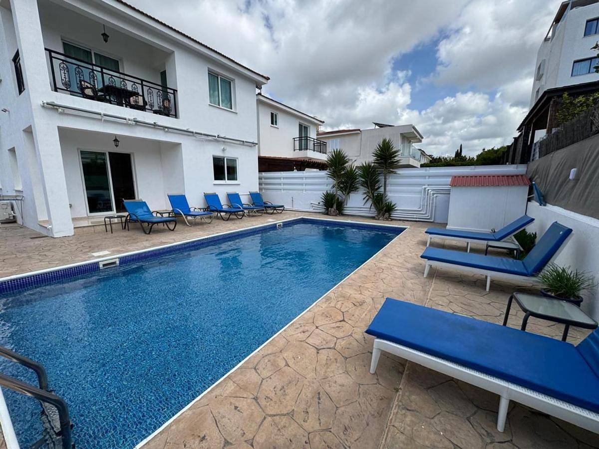 Villa with Private Pool in Paphos, South Cyprus