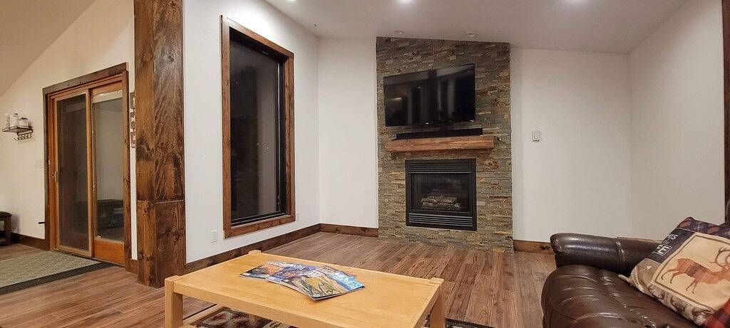 Rustic Bliss at Montana's Secluded Hideaway in Yellowstone County