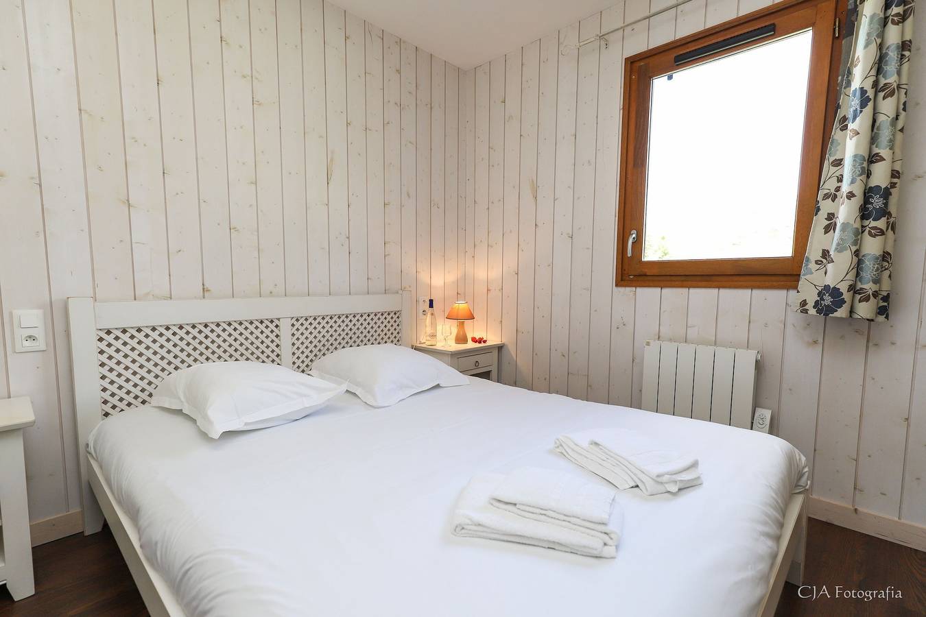 Entire apartment, Le Domaine des Monedières - 3p6 Chalet - lake view in Seilhac, Tulle region