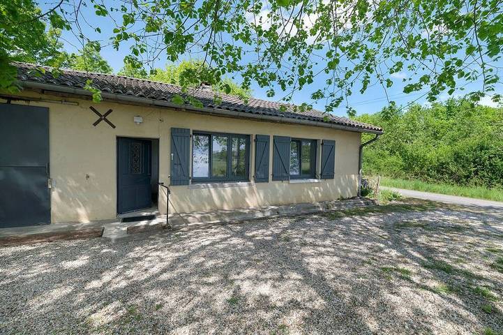 Location de vacances pour 4 personnes, avec jardin dans La Ville-Dieu-du-Temple