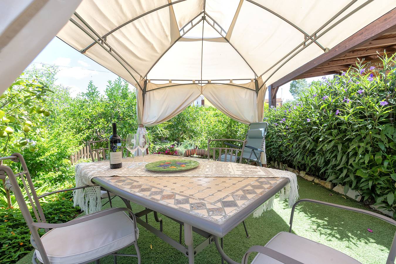 Zimmer 'Mirto' mit gemeinsamer Terrasse, Wlan und Klimaanlage in Santa Maria Coghinas, Sassari Provinz