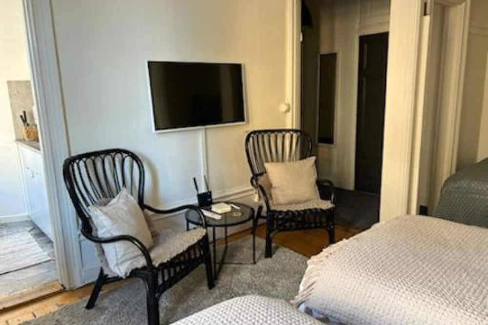 Entire apartment, Stockholm Loft Haven 3 Beds in a 1- Bedroom Gem in Norrmalms stadsdelsområde, Stockholm