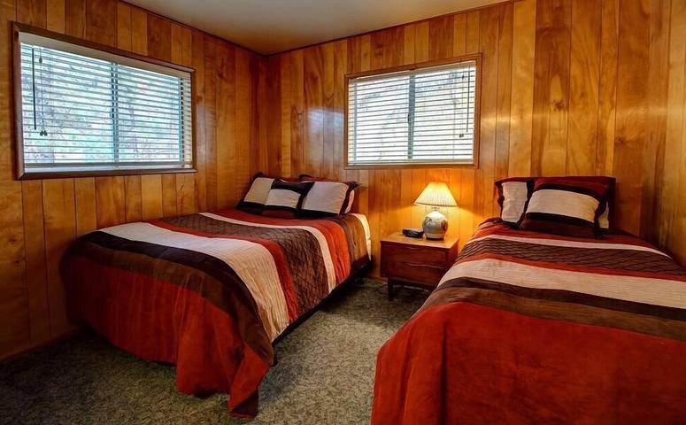 Log cabin for 5 people in Yosemite National Park