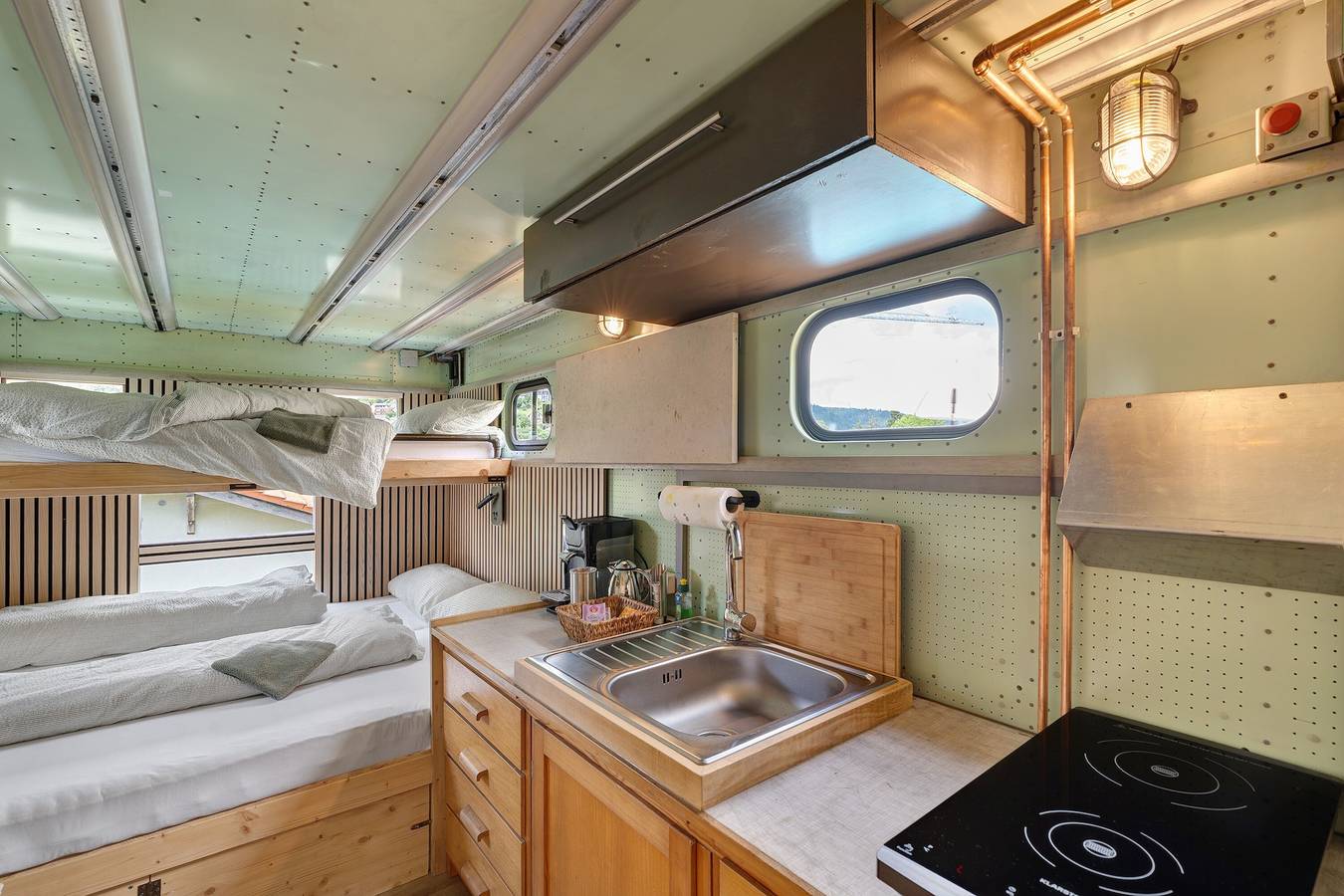 Wohnwagen 'Poolhouse' mit Bergblick, privatem Pool und Wi-Fi in Bad Wildbad, Nordschwarzwald