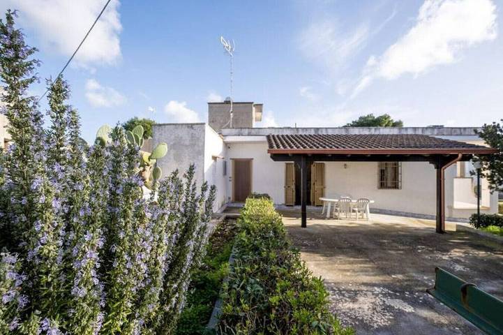 Villa for 4 people, with garden - 1