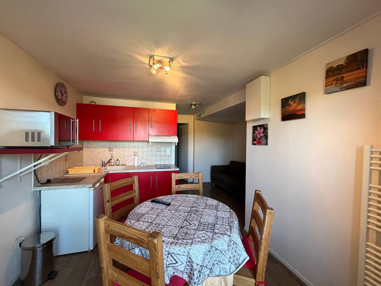 Ganze Wohnung, T2 mit Terrasse und Wi-Fi, nahe Thermes du Connétable in La Roche-Posay, Vienne