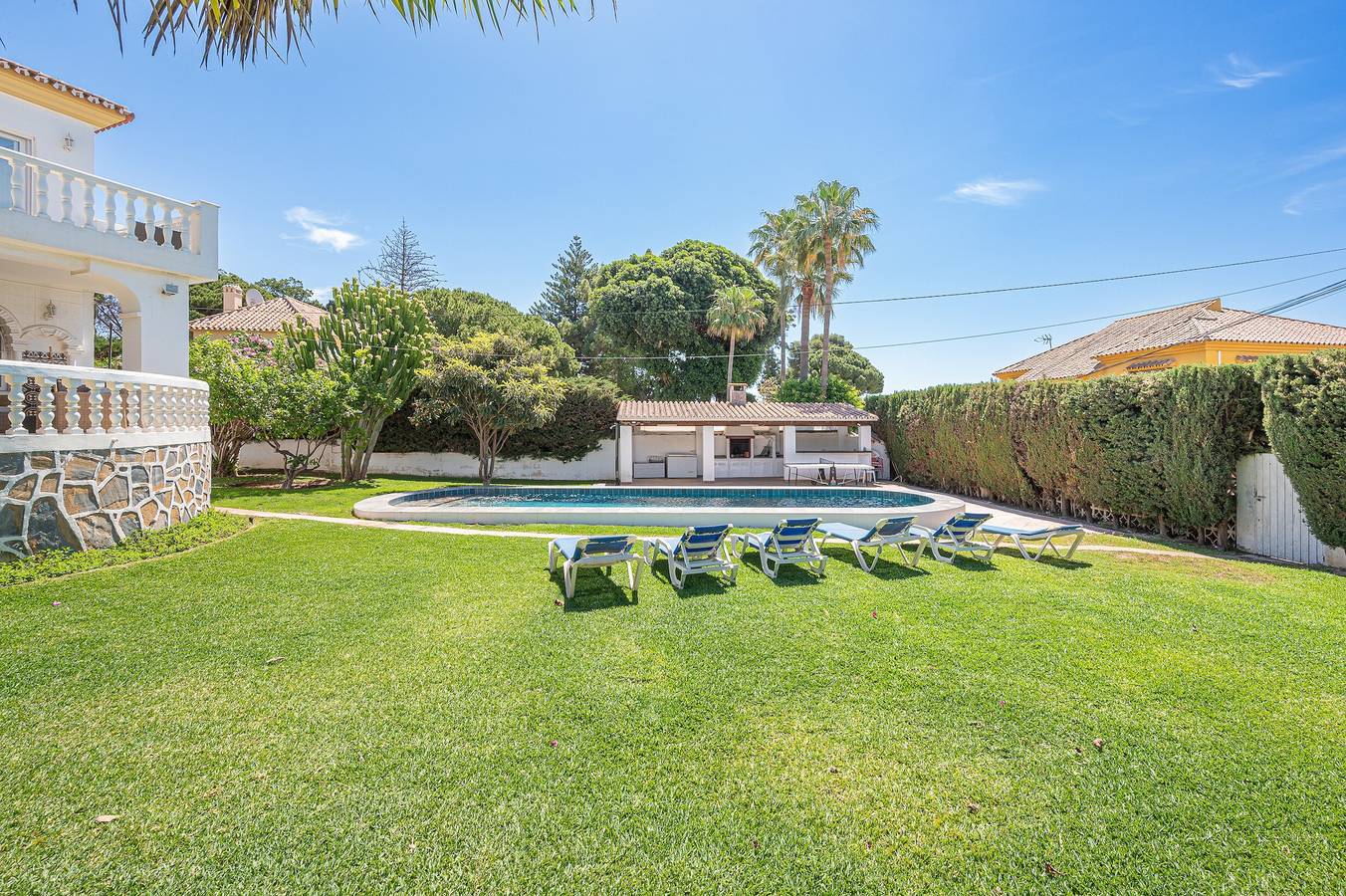 Marbella Villa for 16 Guests – Heated Pool in Las Chapas, Marbella