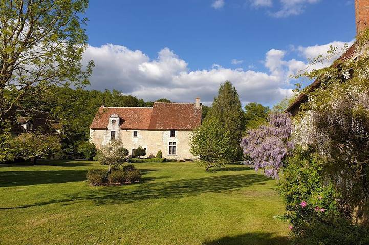 Gîte pour 10 personnes, avec Terrasse et Jardin à Orbigny