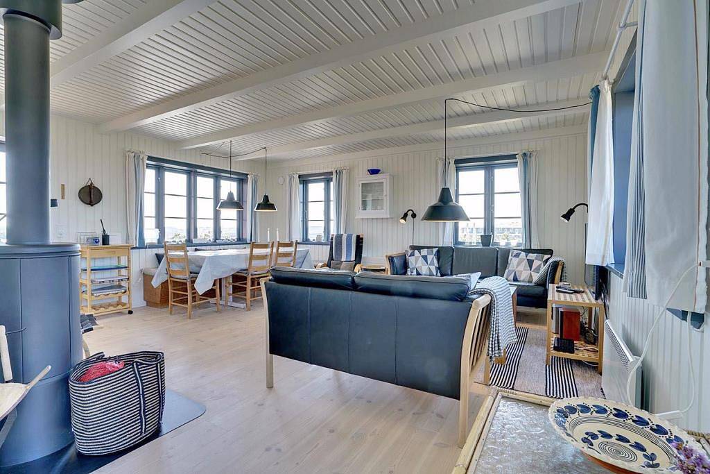 Gemütliches in 2018 neurenoviertes Ferienhaus mit Meerblick  in Henne, Varde Region