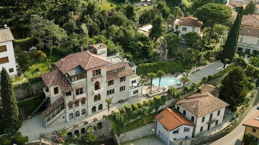 Maison d’hôte pour 2 personnes, avec Balcon et Terrasse ainsi que Jardin et Piscine dans Torno