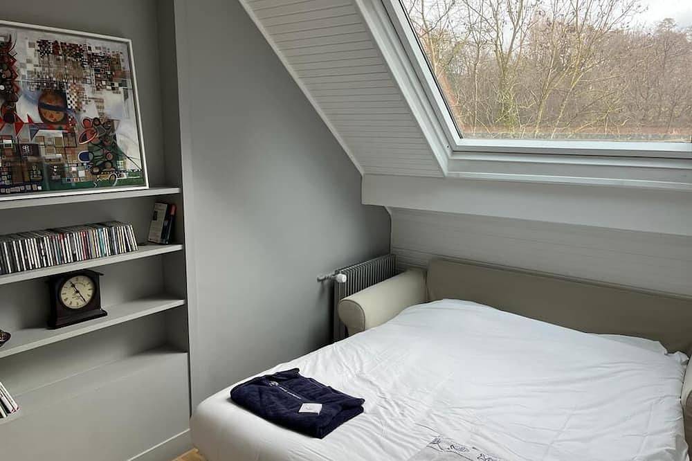 Villa Architect, Ecrin De Verdure, La Celle Saint Cloud in La Celle-Saint-Cloud, Yvelines