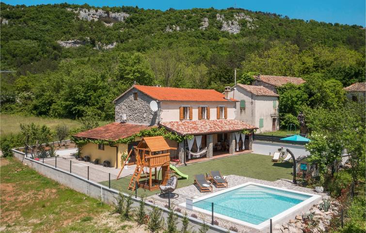 Ferienhaus für 6 Personen, mit Pool und Terrasse, mit Haustier in Buzet