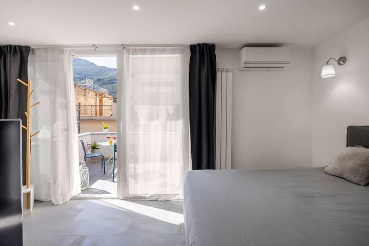 Entire apartment, Apartment 'Dream Holidays Sferracavallo 2' with sea view, Wi-Fi and air conditioning in Sferracavallo, Palermo