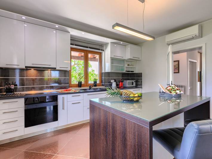 Ferienhaus für 6 Personen, mit Terrasse und Pool sowie Garten in Sveti Petar u Šumi - 4