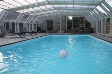 Gîte pour 16 personnes, avec sauna ainsi que jacuzzi et jardin à Achères-la-Forêt
