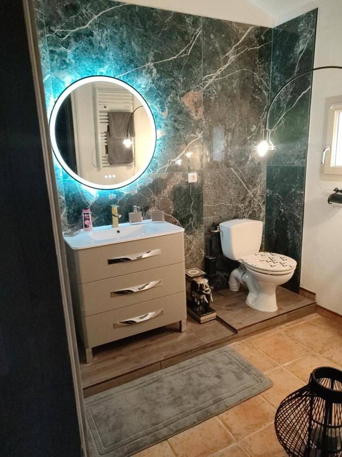 Gîte pour 3 personnes, avec vue ainsi que piscine et jardin à Richerenches - 4