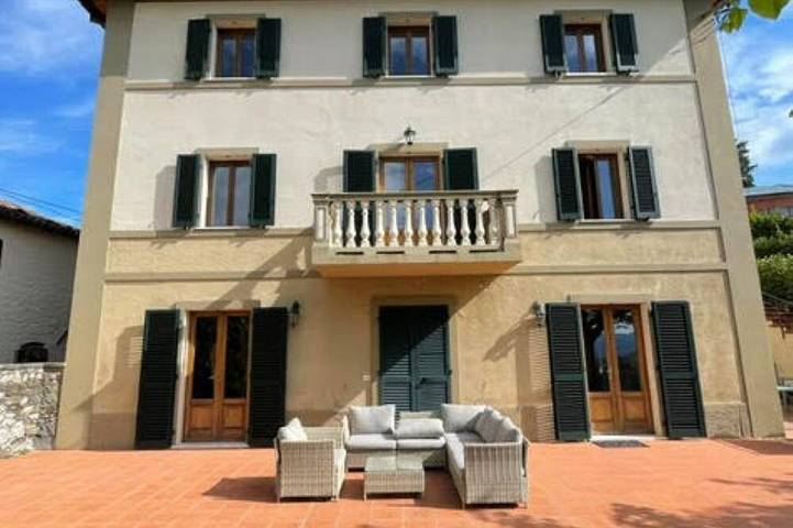 Ferienhaus für 14 Personen, mit Balkon und Garten