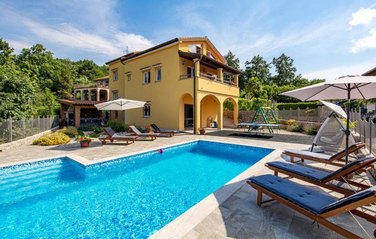 Villa für 11 Personen, mit Garten und Terrasse sowie Whirlpool in Grad Opatija