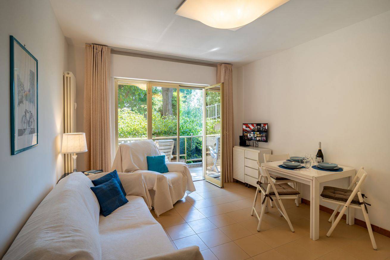 Apartamento entero, Guesthost - Modern Escape w/ Pool & Sunny Terrace in San Remo, Sanremo Municipio