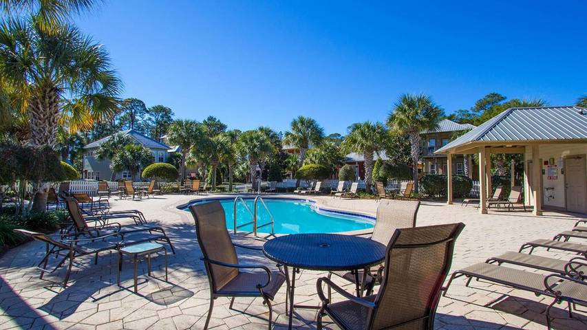 Cabin for 10 people, with pool and balcony the Florida Panhandle