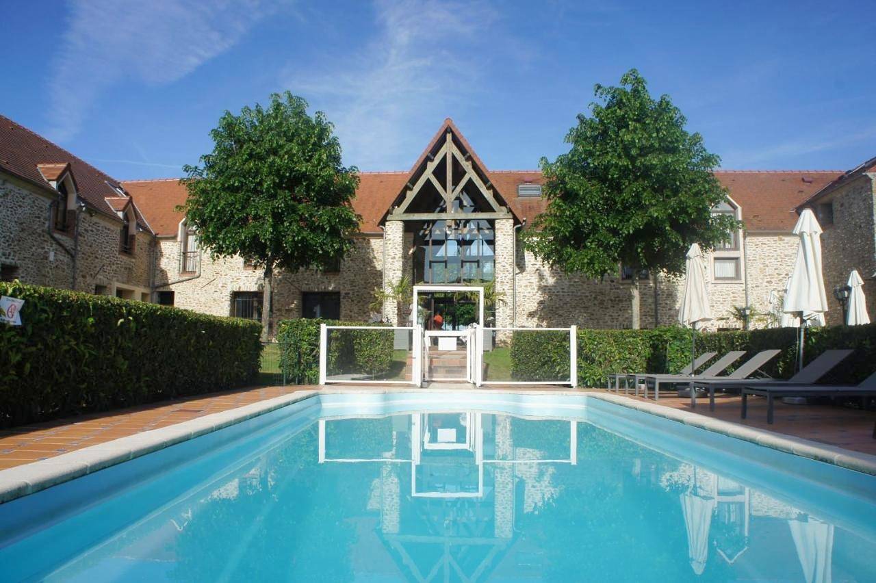 Hotel Les Suites - Domaine de Crécy in Crécy-la-Chapelle, Seine-et-Marne