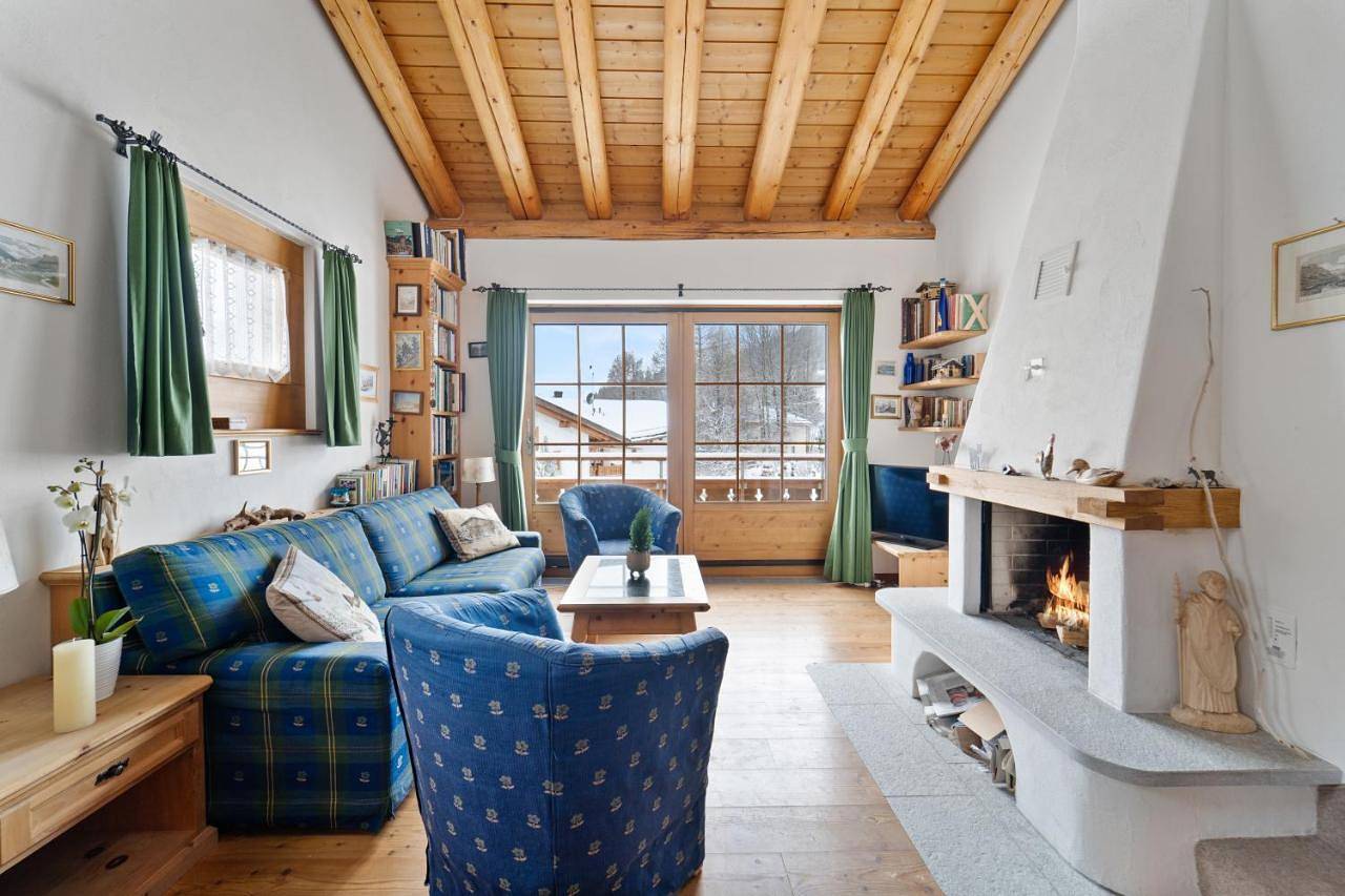 Ganze Wohnung, Luxury Chalet St Moritz with View - 4 Bedrooms in Madulain, Sankt Moritz