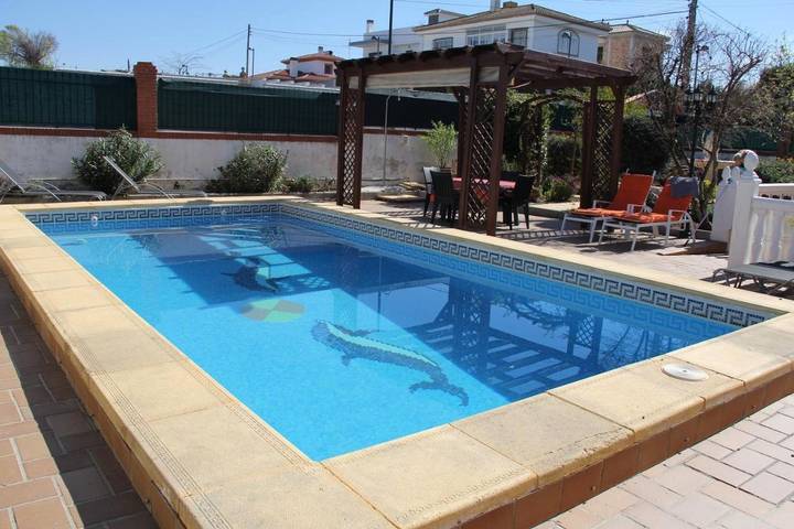 Alojamiento y desayuno para 2 personas, con piscina y jardín - 1