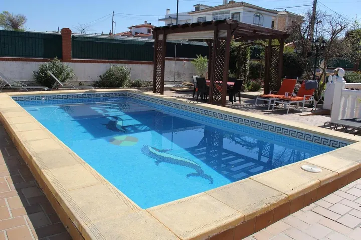 Alojamiento y desayuno para 2 personas, con piscina y jardín - 1
