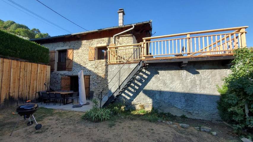 Location de vacances pour 6 personnes, avec vue et jardin à Les Chapelles - 3