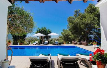 Finca in Santa Eulària des Riu, Ibiza Osten für 11 
