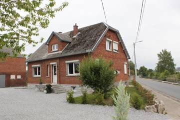 Gîte pour 4 personnes, avec jardin à Couvin