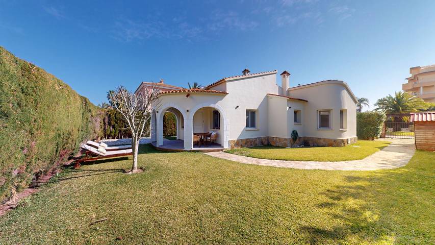 Casa rural para 4 personas, con terraza en Oliva