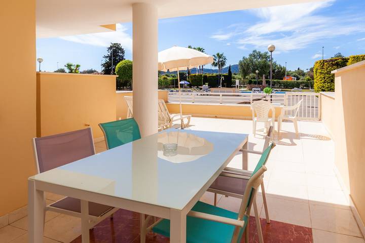 Ferienwohnung für 4 Personen, mit Balkon und Garten sowie Kinderpool in Cala Bona - 2
