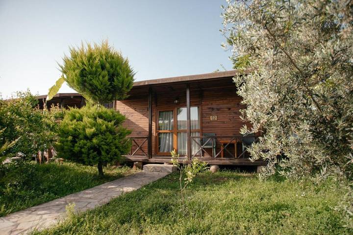 Bungalow für 4 Personen, mit Garten und Ausblick in Türkische Mittelmeer-Region