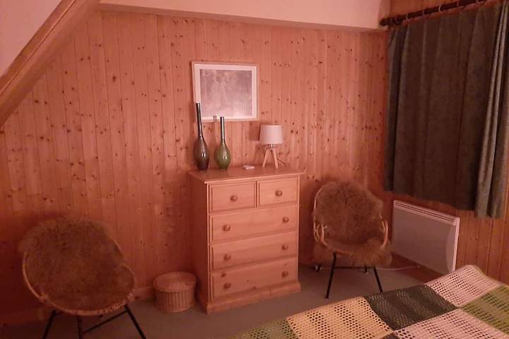 Gîte pour 10 personnes, avec jardin à Chabottes - 3