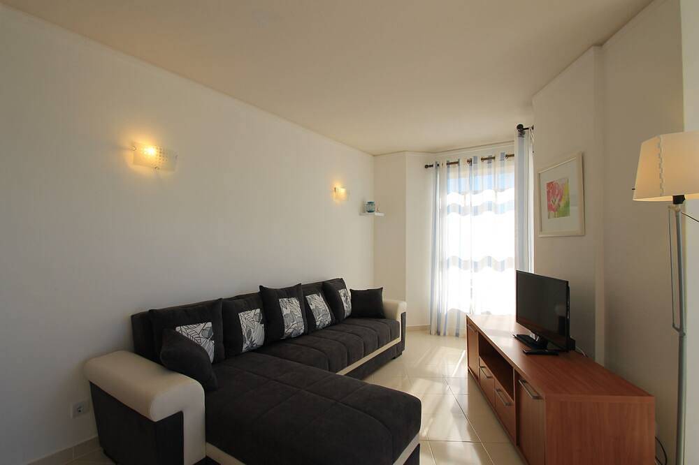 Apartamento entero, Beach Holidays apartment, fantastic sea views, Last minute discount 20% in June  in Armação de Pêra (costa), Distrito de Faro