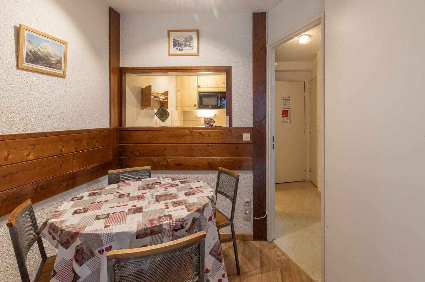 Appartement entier, Appartement 'Magnifique Studio Avec Vue' avec vue sur montagne et balcon in Chamonix-Mont-Blanc, Massif du Mont-Blanc